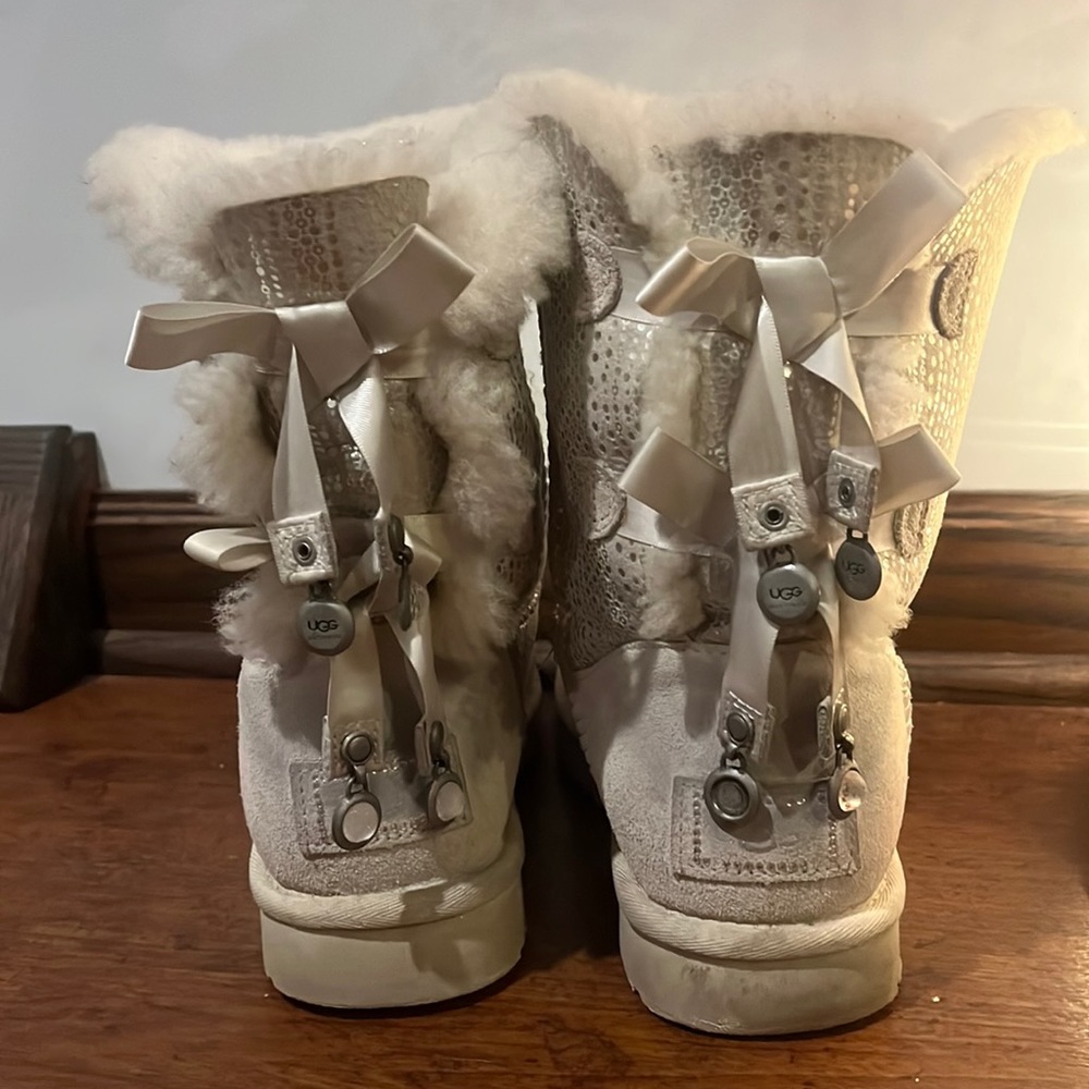 Silver and white Bailey bow crystal uggs